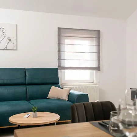 Gorgeous In With Wifi *