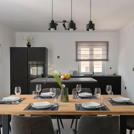 Stunning In With Kitchen