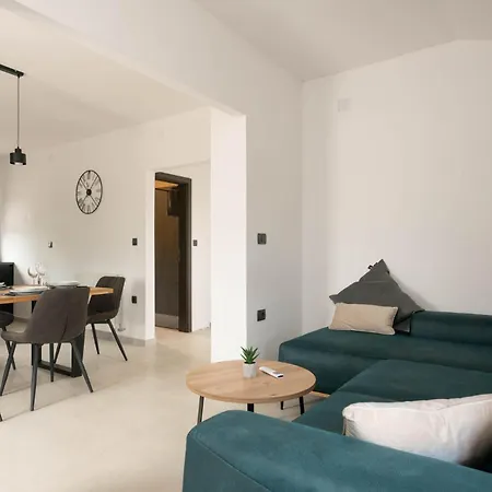 Stunning In With Kitchen